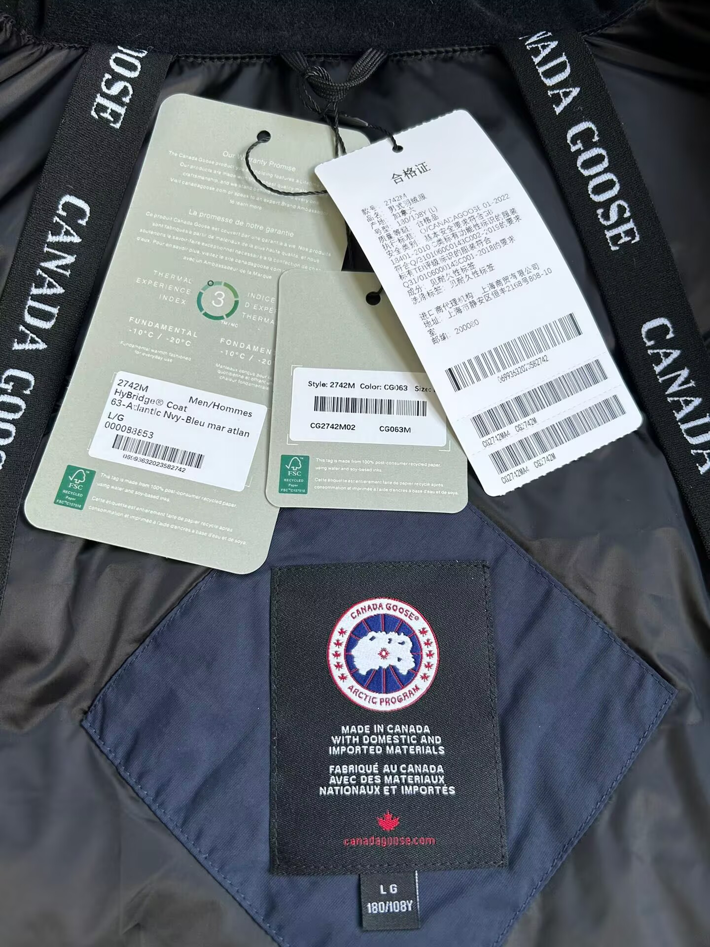 Can*a Go*e coat-256