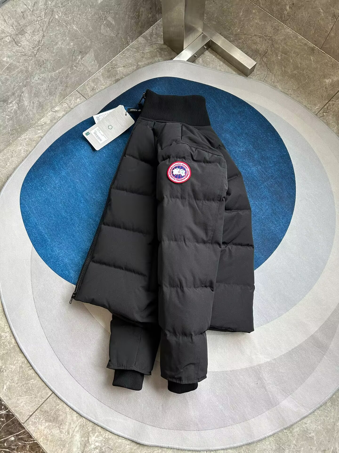 Can*a Go*e coat-252