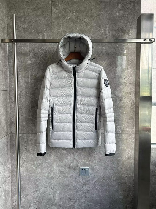 Can*a Go*e coat-261