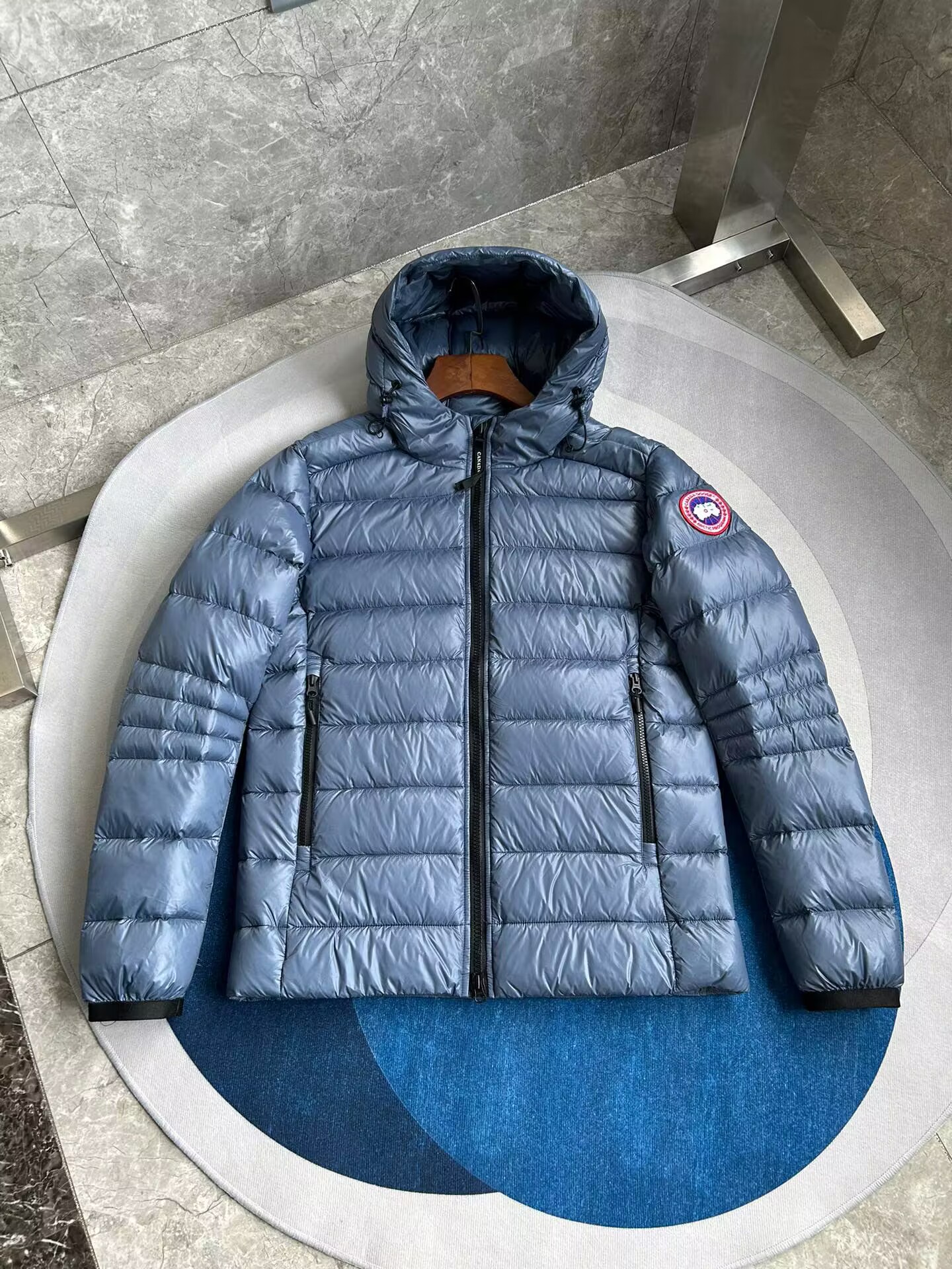 Can*a Go*e coat-260
