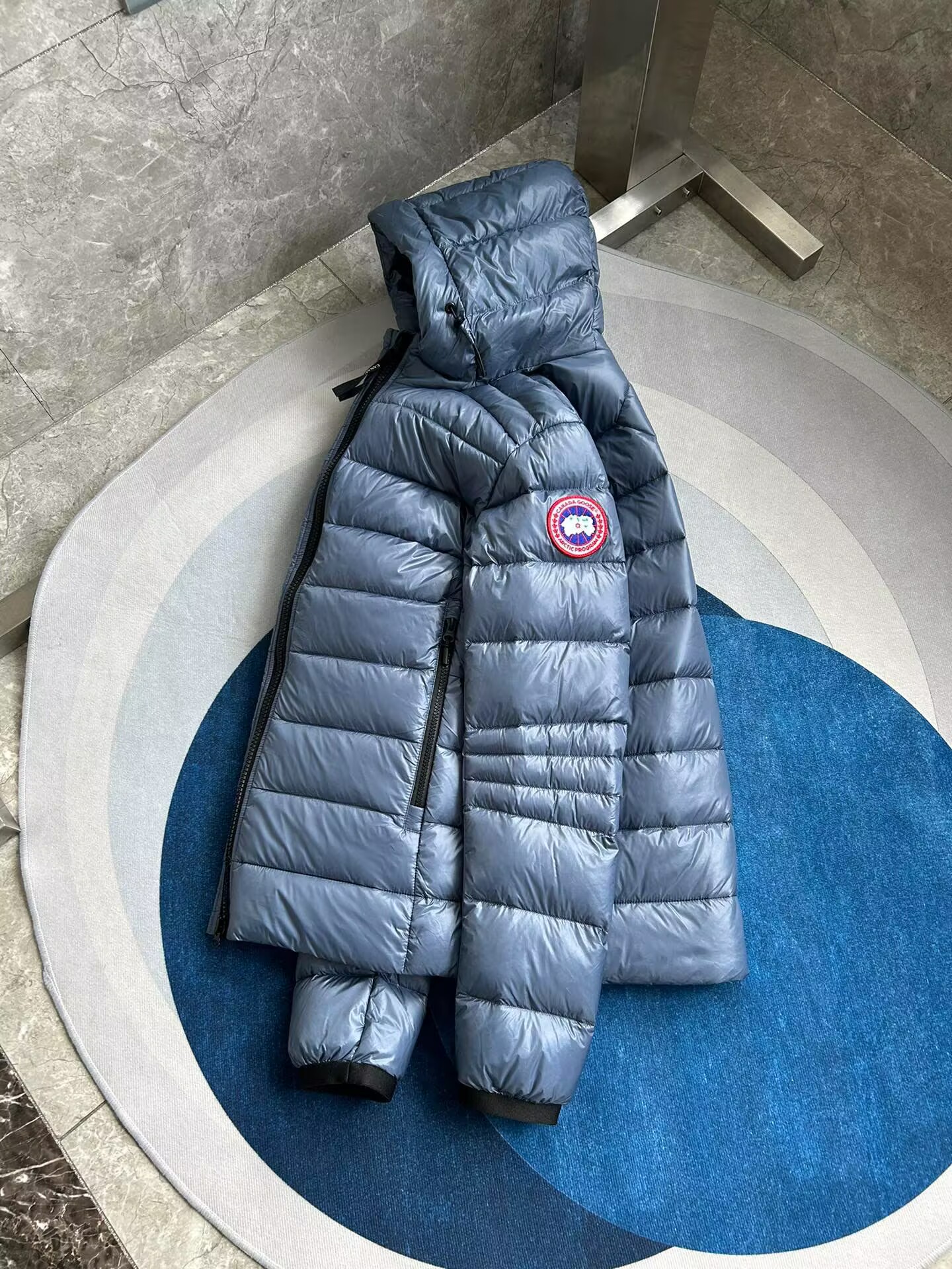 Can*a Go*e coat-260
