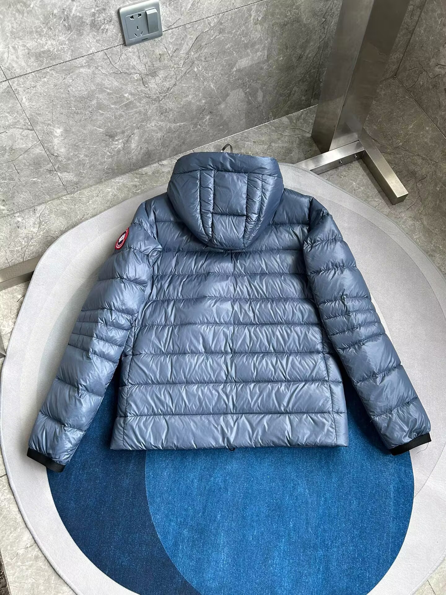 Can*a Go*e coat-260