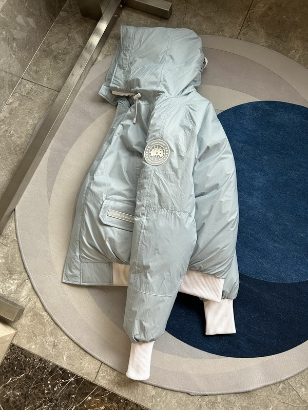 Can*a Go*e coat-307