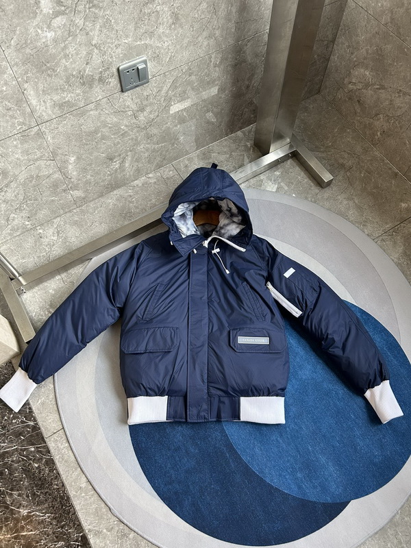 Can*a Go*e coat-310