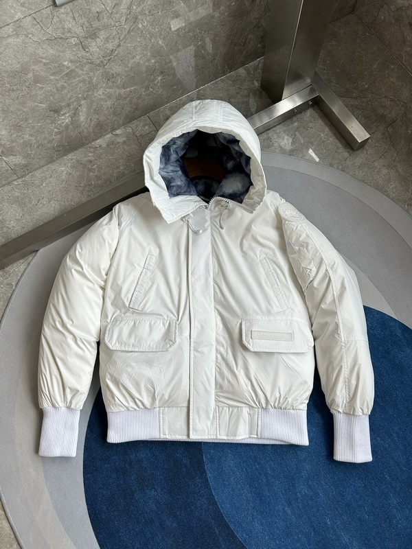 Can*a Go*e coat-311