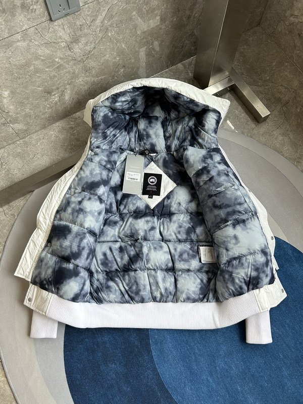 Can*a Go*e coat-311