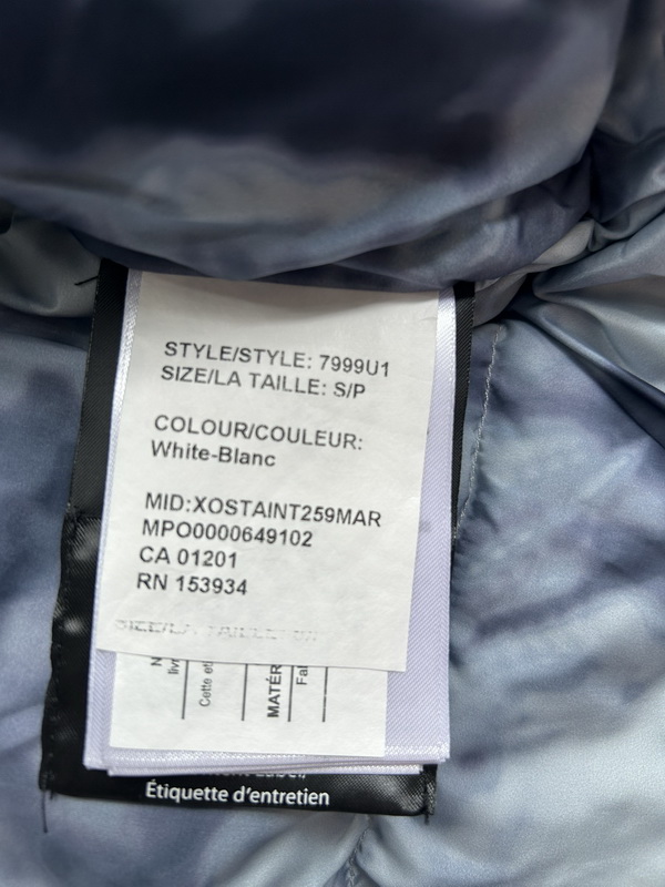 Can*a Go*e coat-311