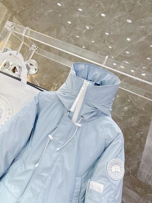 Can*a Go*e coat-313