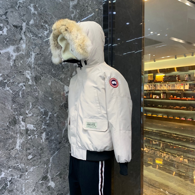 Can*a Go*e coat-320