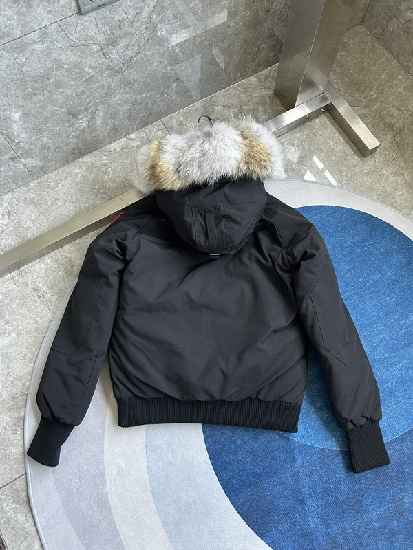 Can*a Go*e coat-333