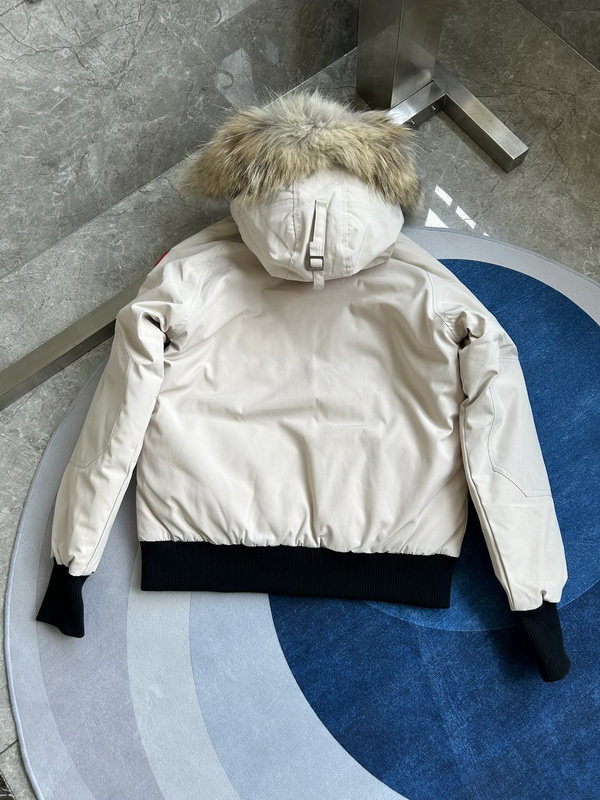 Can*a Go*e coat-352