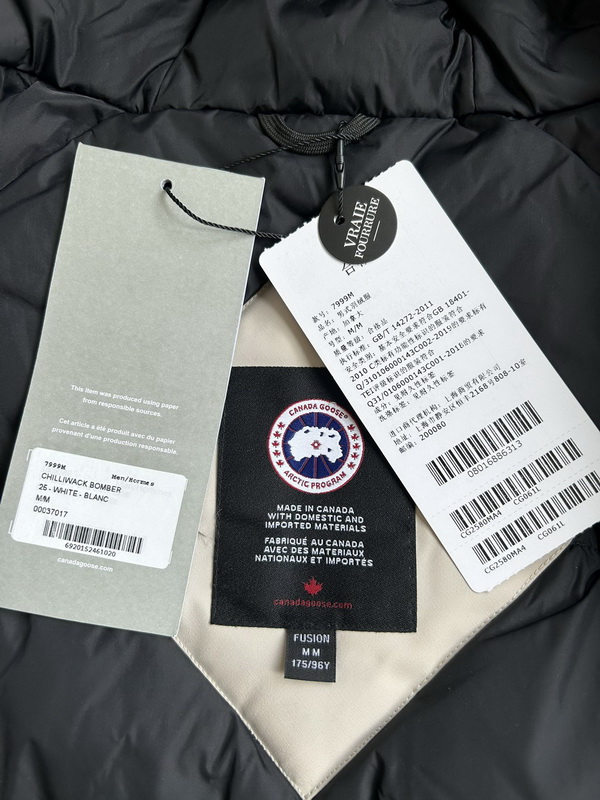 Can*a Go*e coat-352