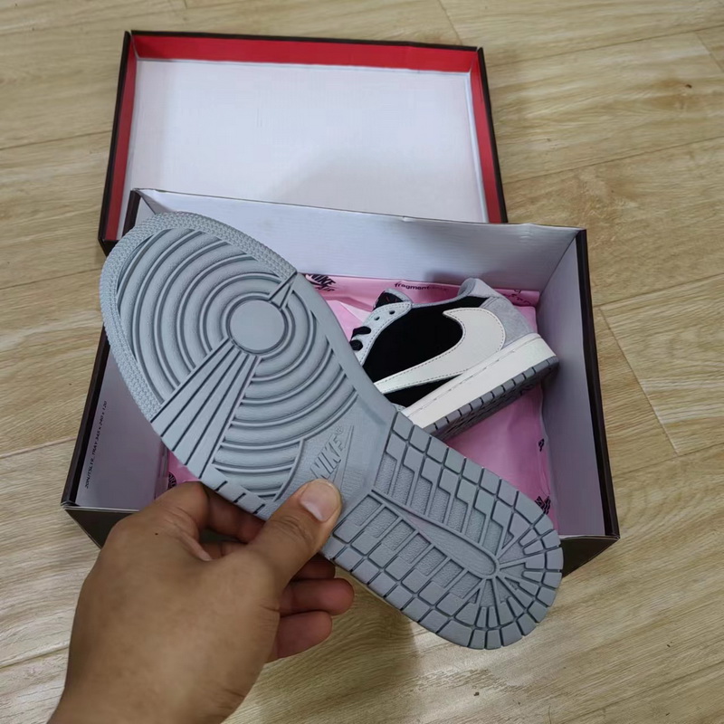 Nike Air Jordan 1 Low-009