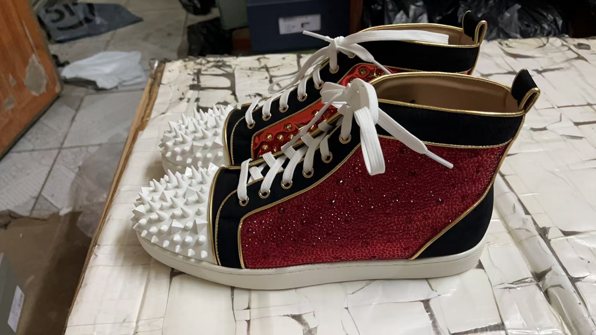 CL Men Shoes-391