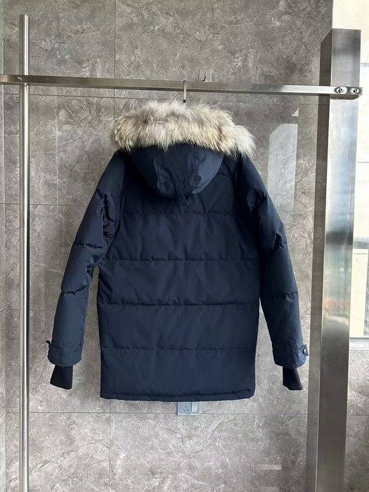 Can*a Go*e coat-368