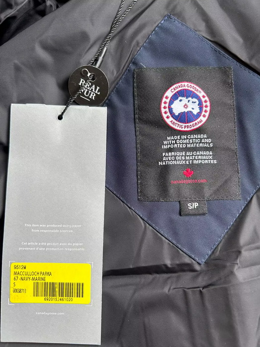 Can*a Go*e coat-375