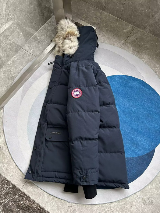 Can*a Go*e coat-368