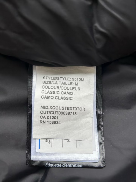Can*a Go*e coat-373