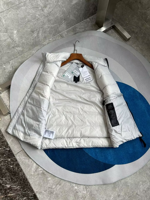 Can*a Go*e vest coat-012
