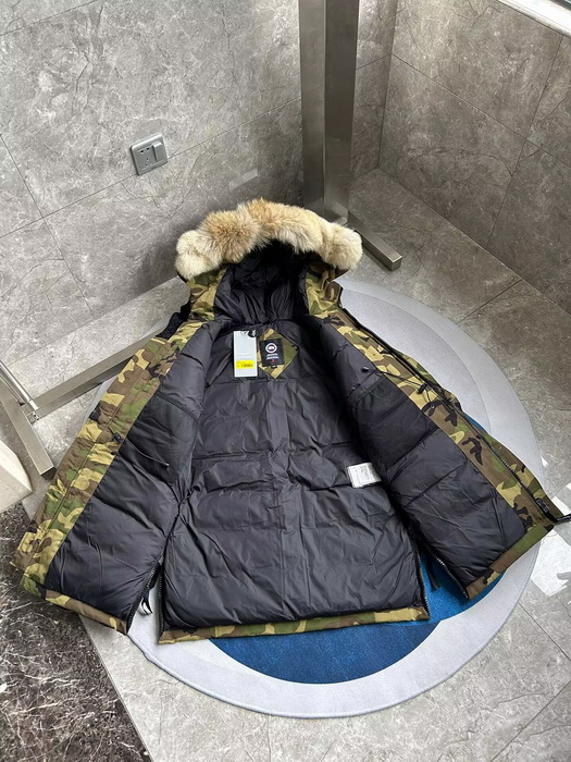 Can*a Go*e coat-373