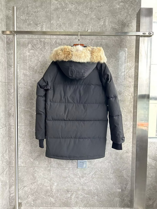 Can*a Go*e coat-370