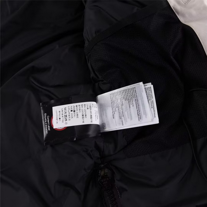 Can*a Go*e coat-376