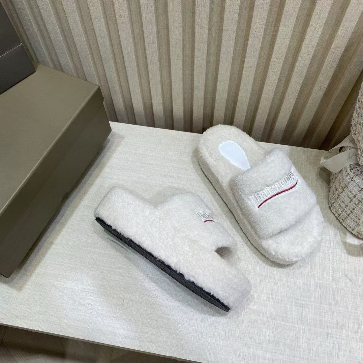 Ba*len*cia*ga slippers women(aaa)-006
