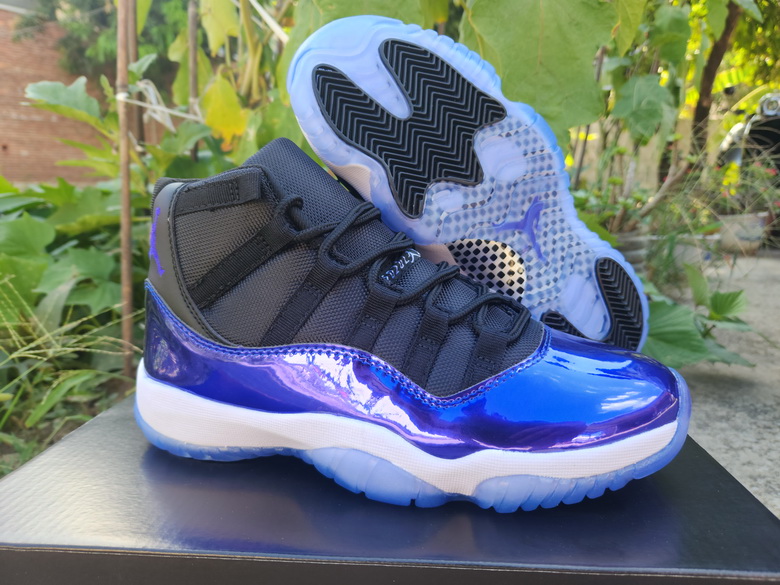 Air Jordan 11 Retro-024