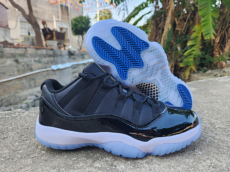 Air Jordan 11 Retro-057
