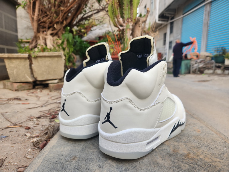 Air Jordan 5 Retro-030