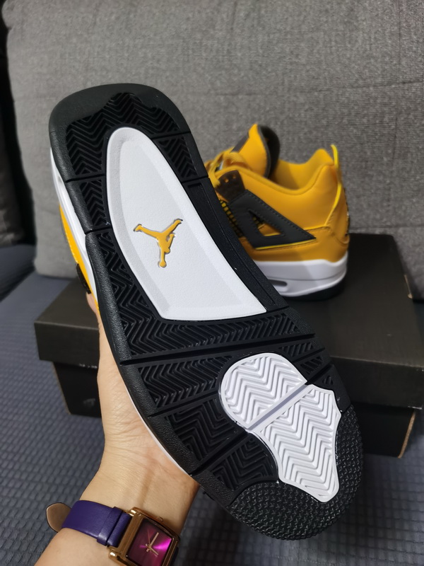 Air Jordan 4 Retro-070
