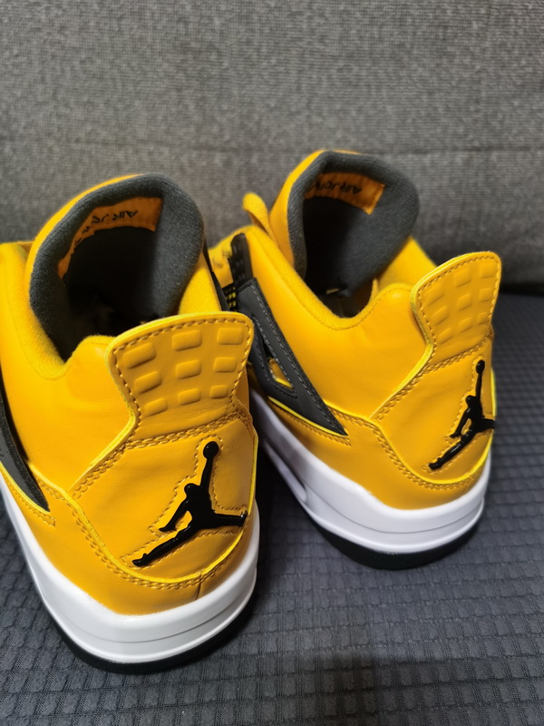 Air Jordan 4 Retro-070