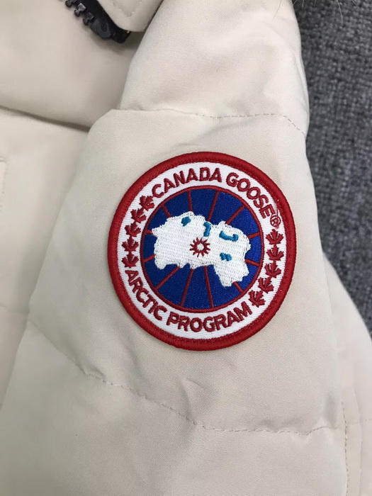 Can*a Go*e coat-379