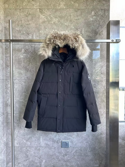 Can*a Go*e coat-377