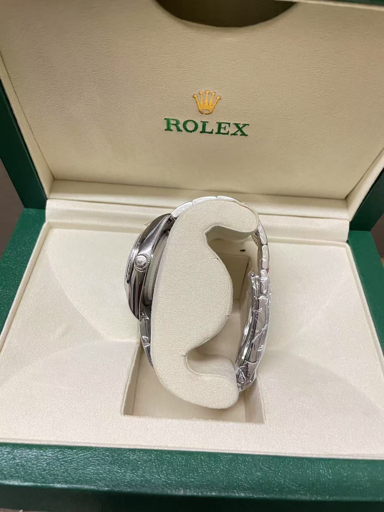 R*l*x watches-182