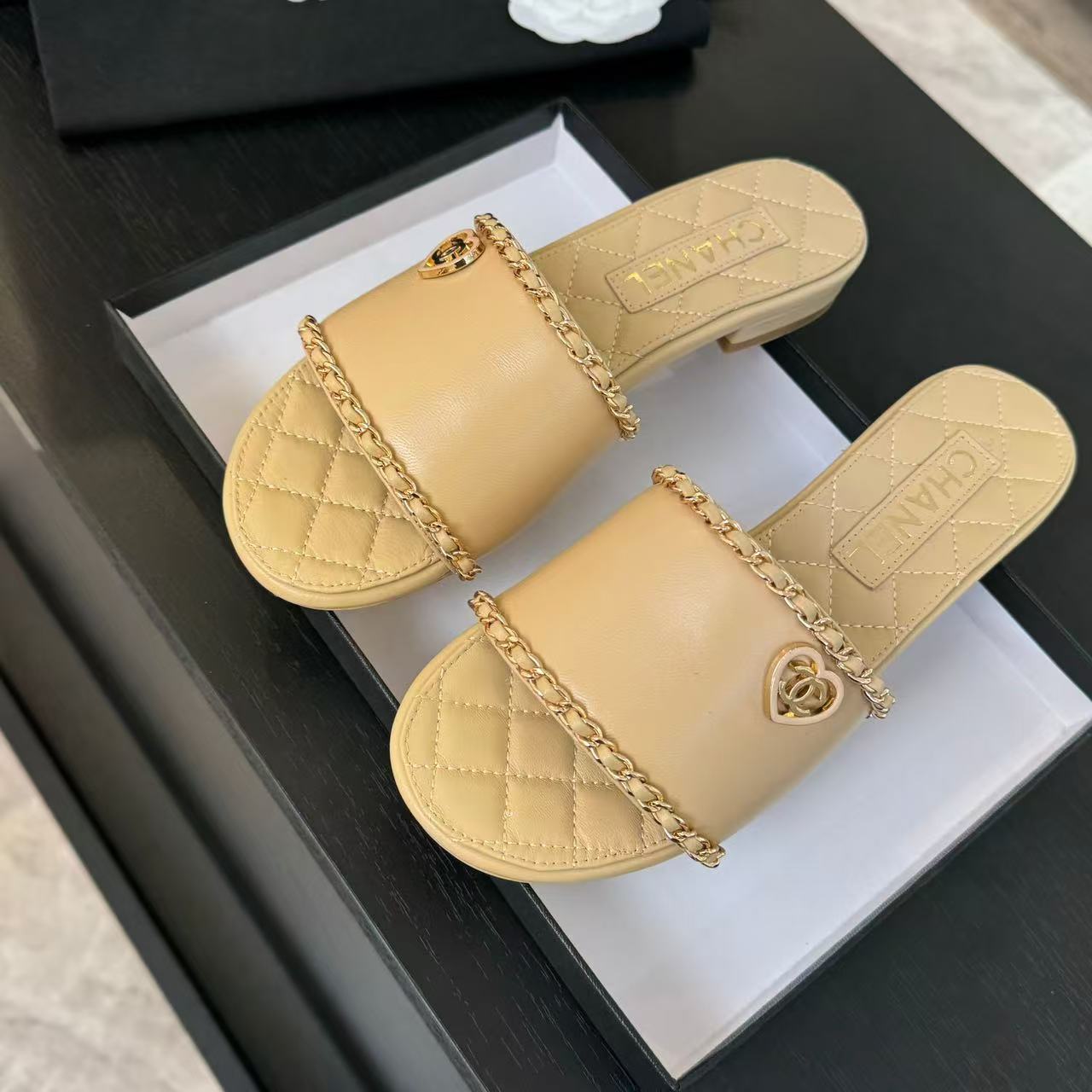 Ch*el slippers women(aaa)-017