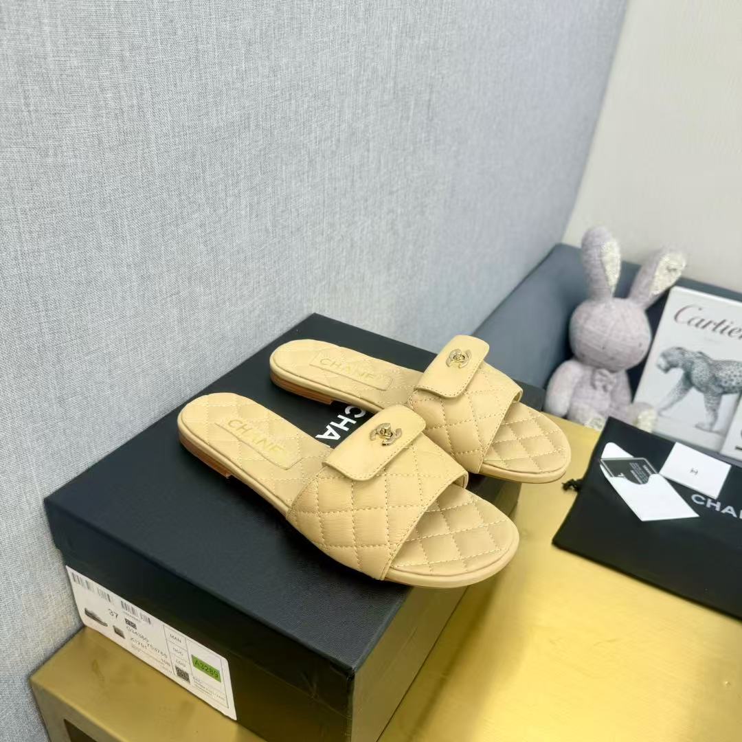 Ch*el slippers women(aaa)-011