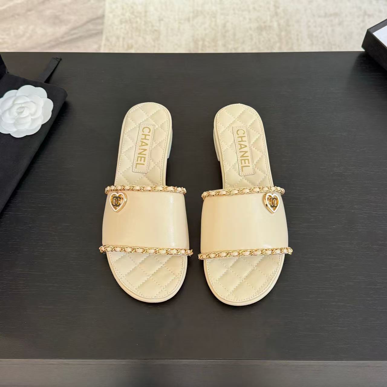 Ch*el slippers women(aaa)-020