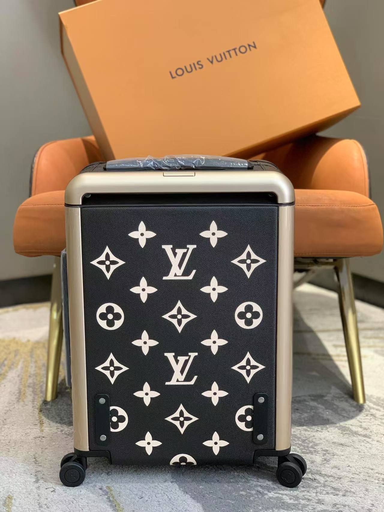 LV Suitcase(AAA)-004