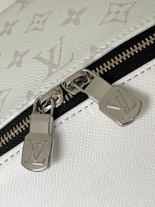 LV Backpack(AAA)-052