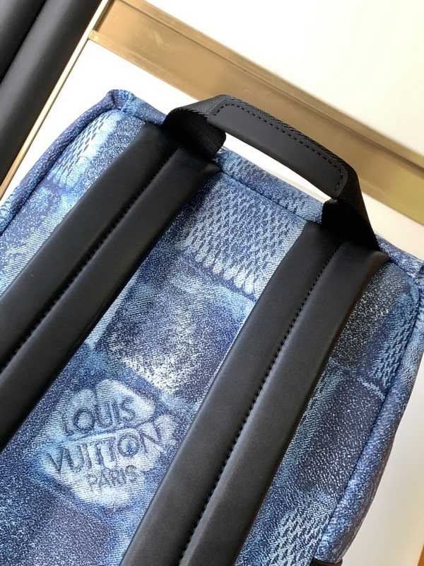 LV Backpack(AAA)-090