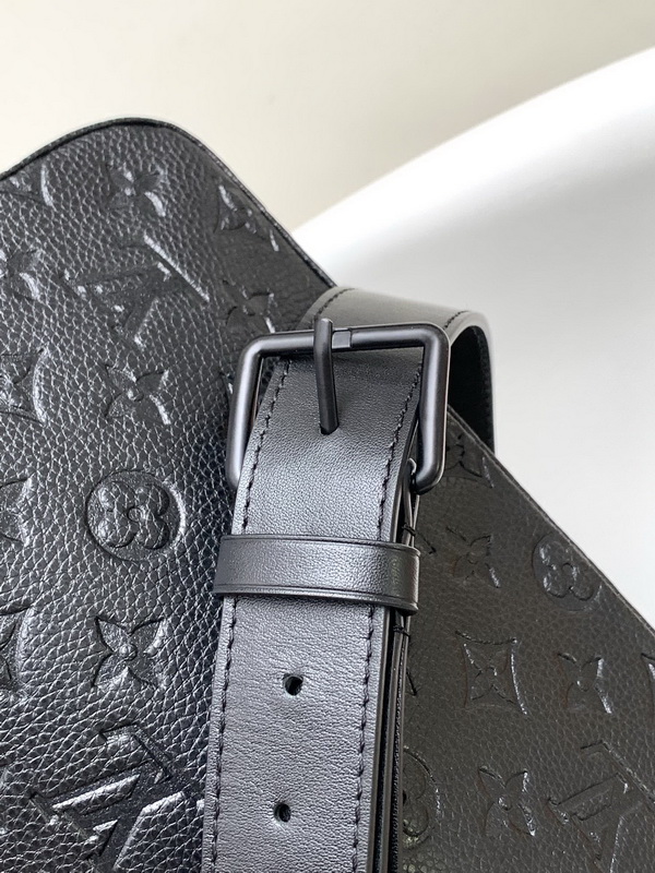 LV Handbags AAAA(Men)-153
