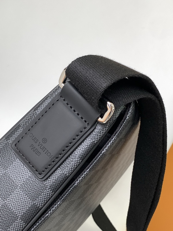 LV Handbags AAAA(Men)-180