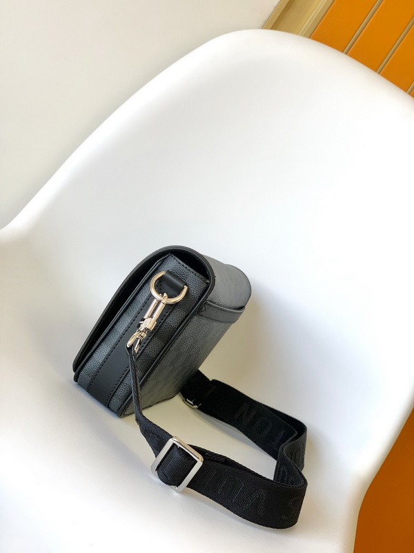 LV Handbags AAAA(Men)-189