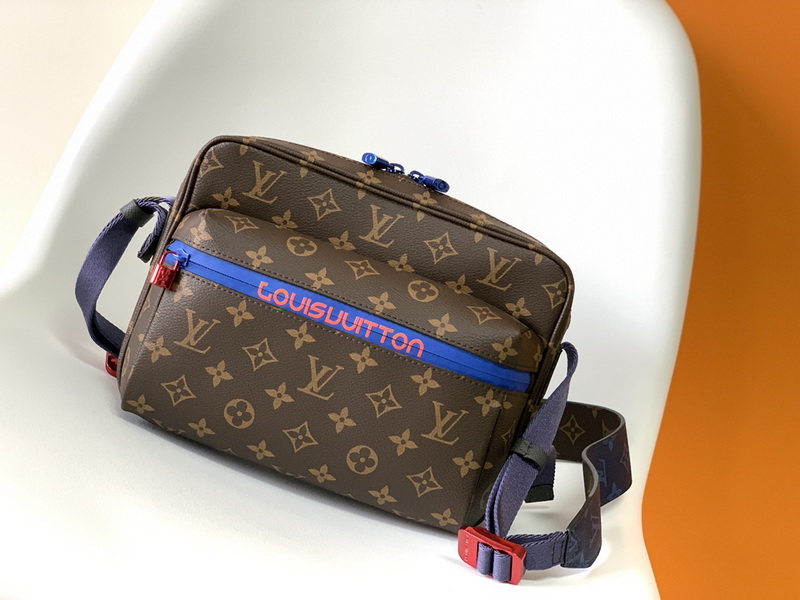 LV Handbags AAAA(Men)-195