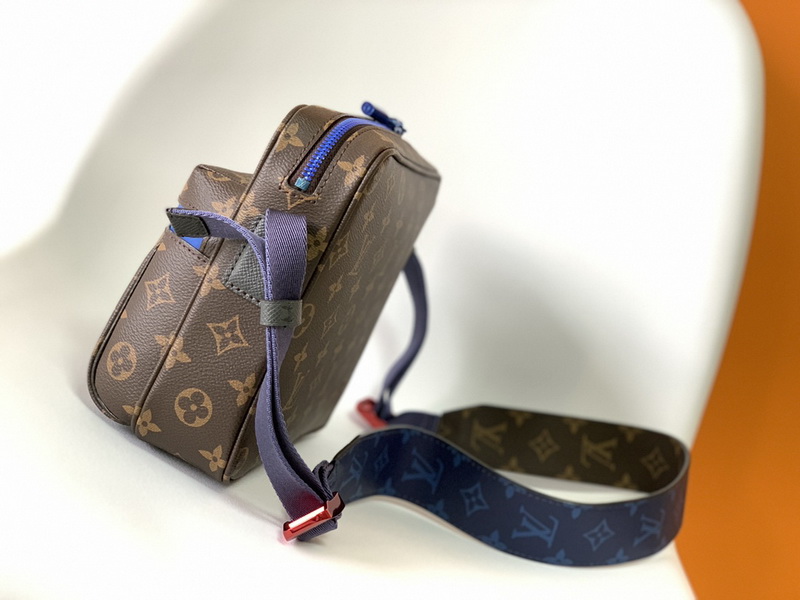 LV Handbags AAAA(Men)-195