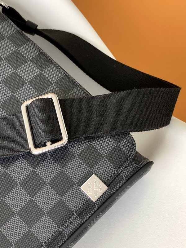 LV Handbags AAAA(Men)-201