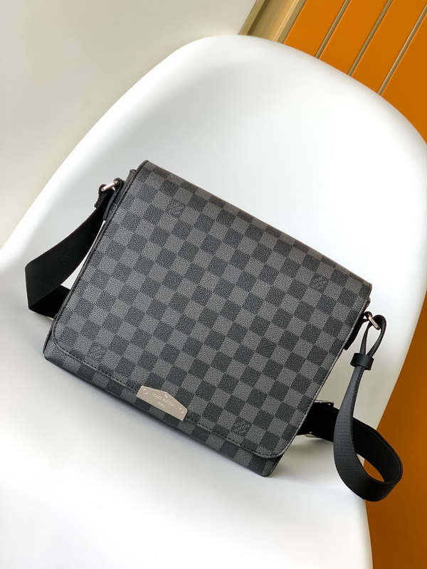 LV Handbags AAAA(Men)-204