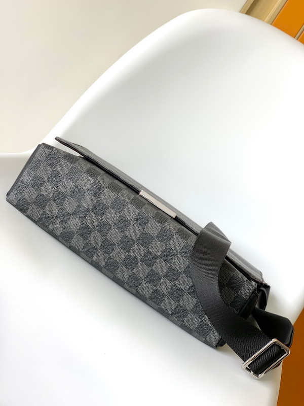 LV Handbags AAA(Men)-211