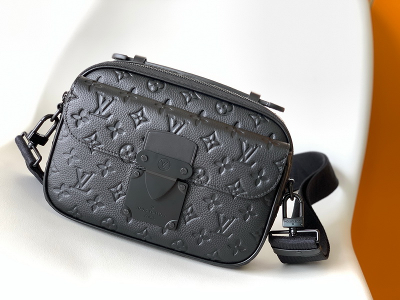 LV Handbags AAA(Men)-257